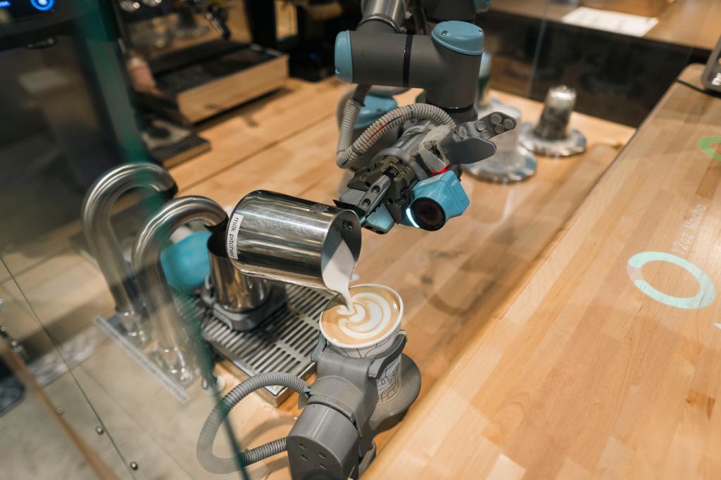 Robo-Barista Brews Buzz at Muji